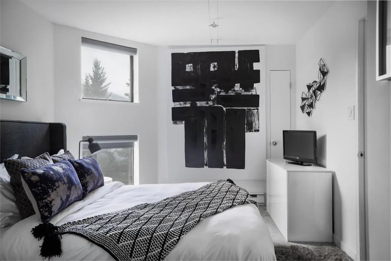 The Modern Whistler Apartment - Ski-In Ski-Out